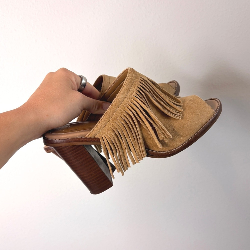 Gianni Bini Road Tripz Suede Fringe Chunky Heels Size 8